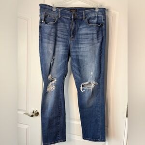 Judy Blue Distressed Boyfriend Jeans